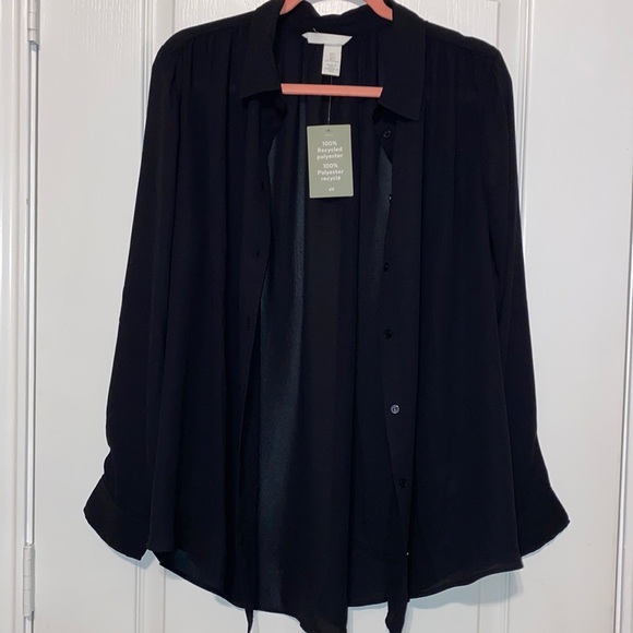 H&M Tops - NWT OVERSIZED BUTTON UP